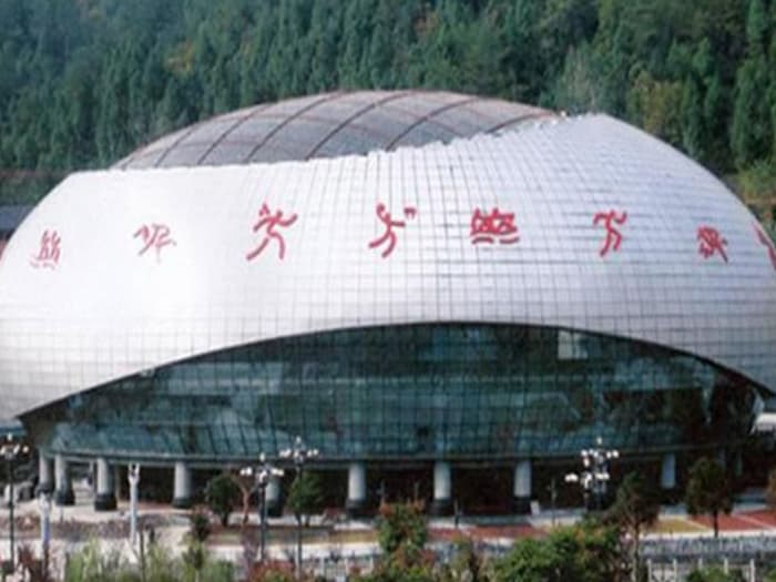 濮阳体育中心球形网架加工安装